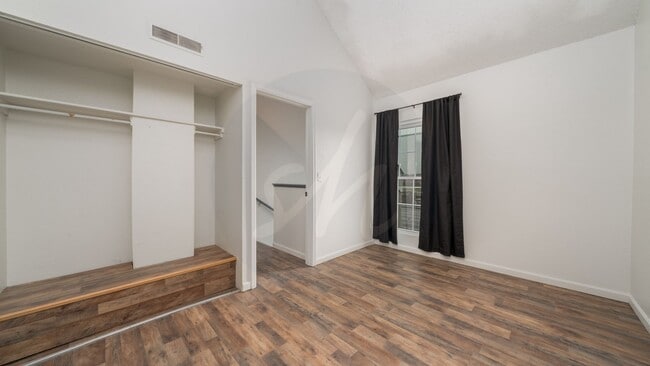 Building Photo - Two bedroom Condo Near Palmer Park