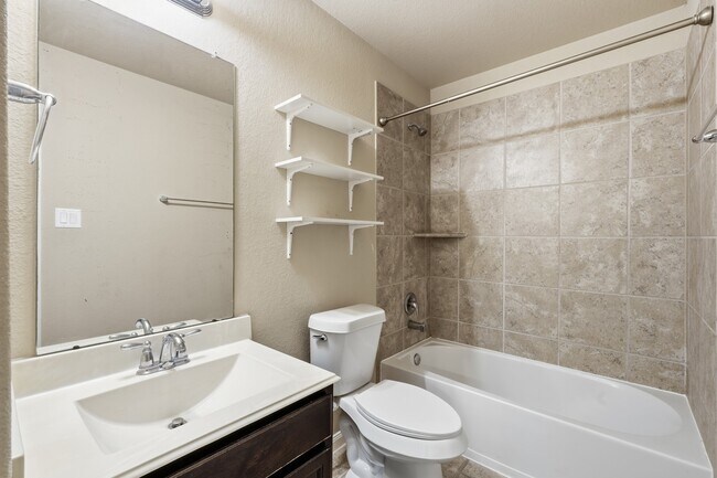 Building Photo - 5815 Creek Crossing Ct