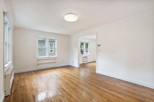 Building Photo - 181 5th St