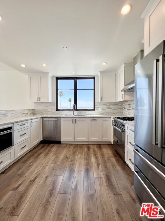 Building Photo - 859 S Lucerne Blvd