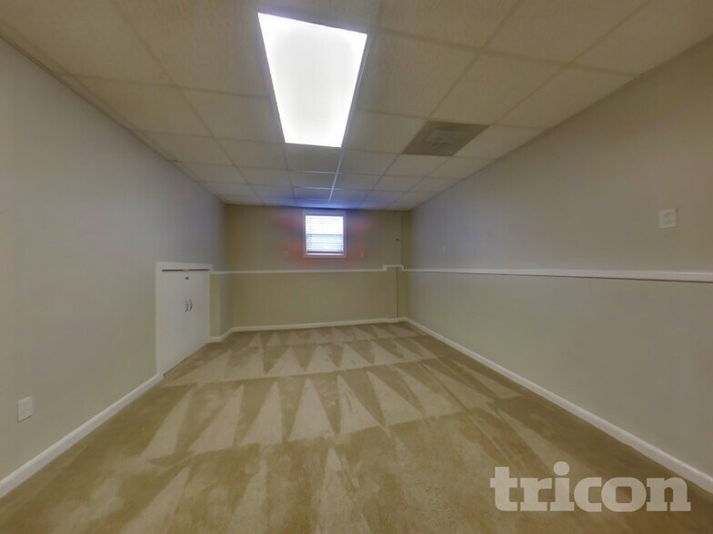 Building Photo - 141 Fairfax Dr