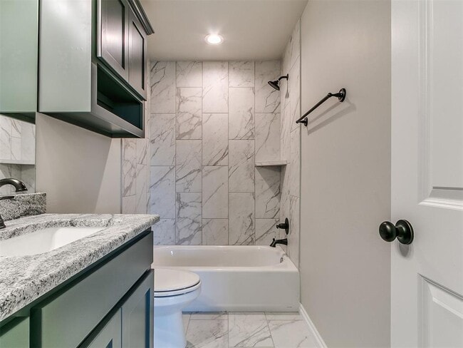 Building Photo - 12028 Rockbed Dr