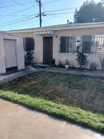 Primary Photo - 8417 San Gabriel Ave