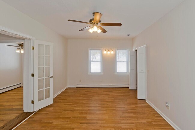 Building Photo - Private 3-Bedroom Single-Family Rental on 10+ Acres - Available for June 1st!