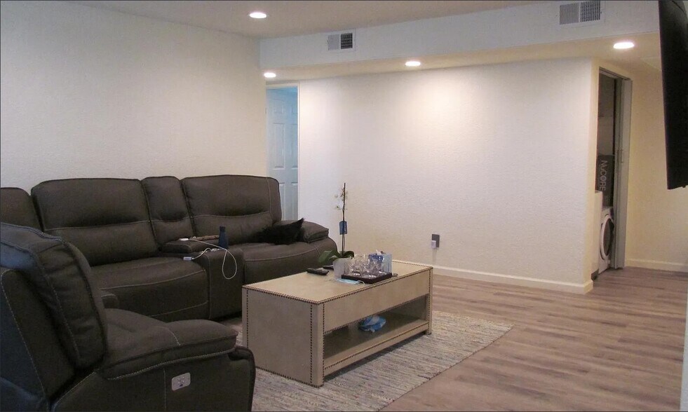 Building Photo - 22041 Costanso St