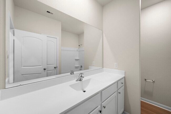 Building Photo - 14306 Coral Dr