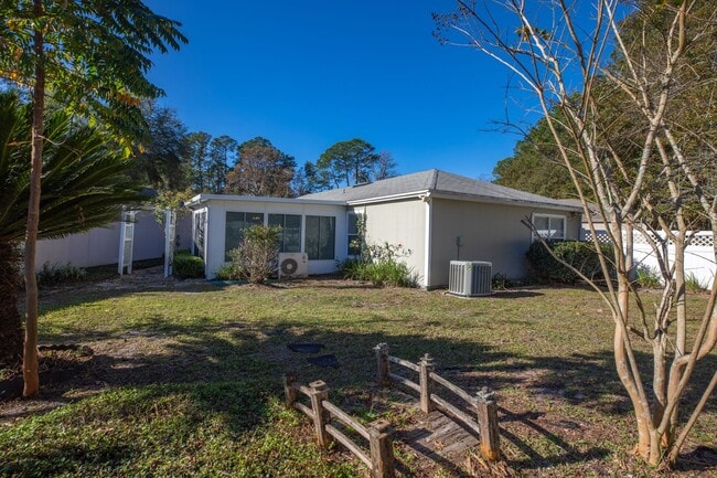 Building Photo - HIllcrest