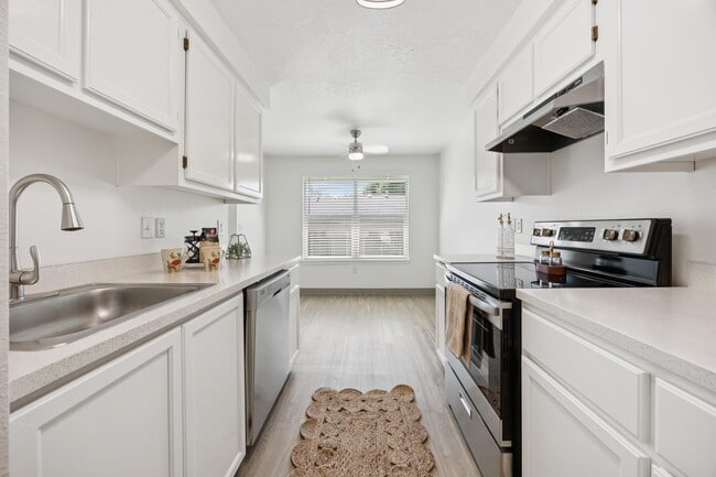 Building Photo - Reflections Hidden Creek Apartments