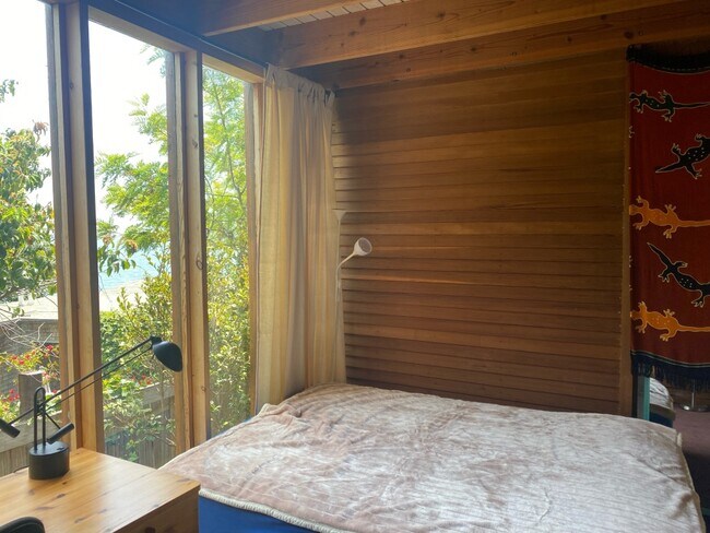 Building Photo - 869 Ocean Ave