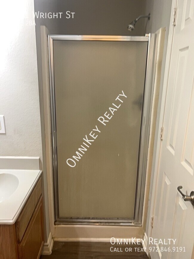 Building Photo - 1901 Wright St