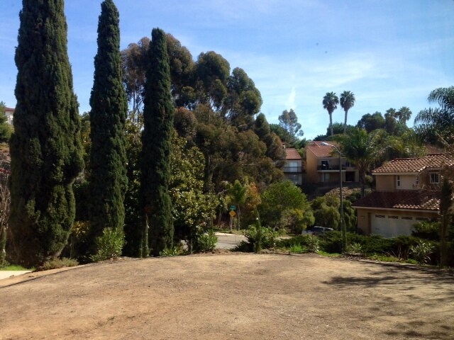 Building Photo - 2805 Fallbrook Ln