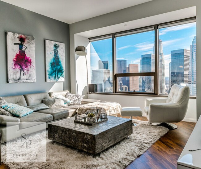 Building Photo - "Luxurious 2-Bedroom Furnished Condo with Scenic Views & Pool at 1100 Wilshire!"