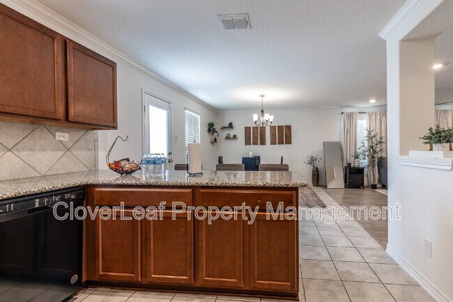 Building Photo - 10406 Labrado Dr