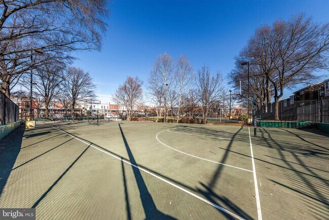 Building Photo - 117 R St NW