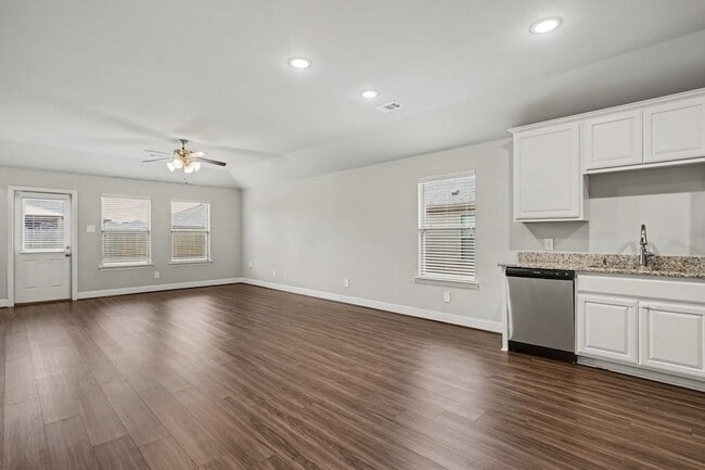 Building Photo - 1425 Waverley Dr