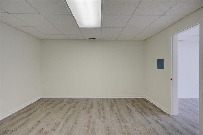 Building Photo - 5795 Dovnick Dr SW