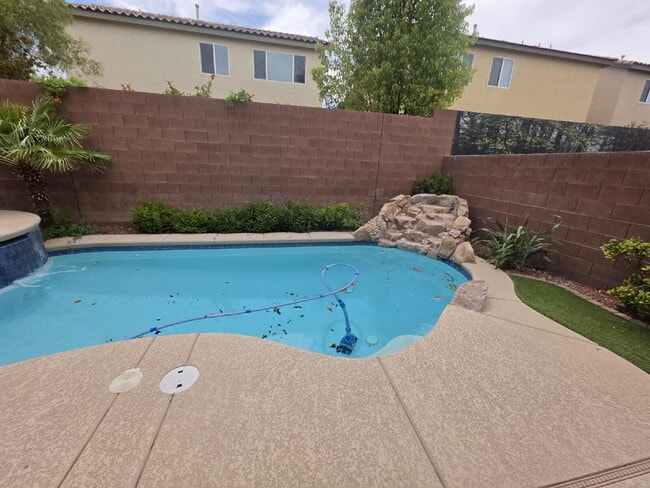 Building Photo - 7357 Palo Real Ct