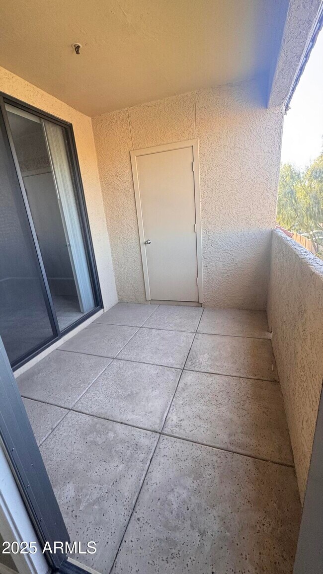 Building Photo - 4925 E Desert Cove Ave