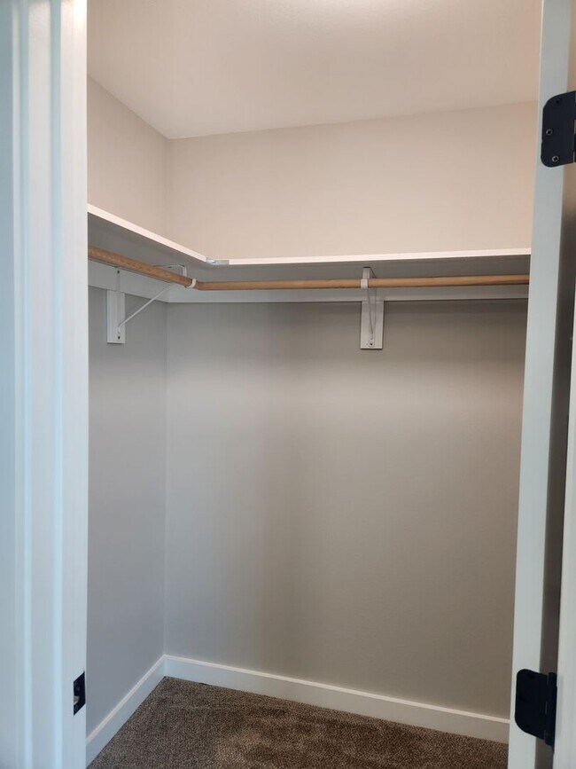 Building Photo - n625