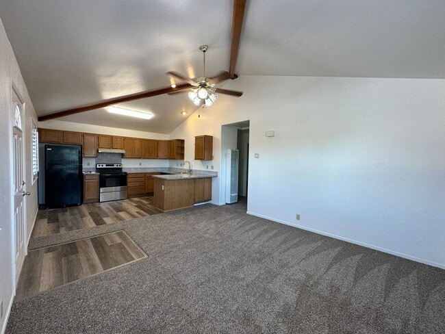 Building Photo - Top Floor of Benicia Duplex
