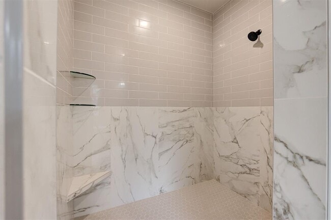 Building Photo - 4616 Maple Rdg Dr