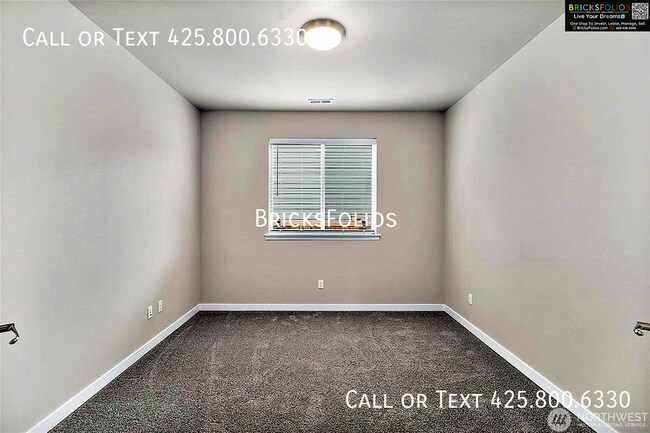 Building Photo - 16217 8th Ave E