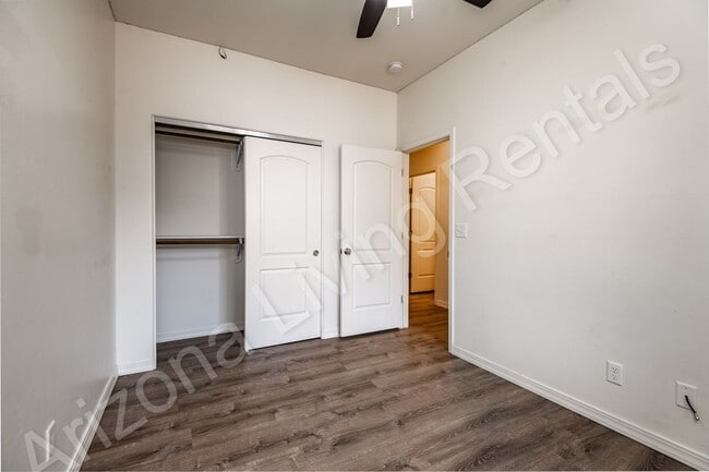 Building Photo - PEAR3527