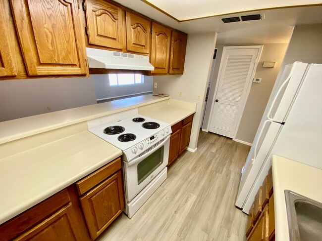 Building Photo - Perfect Tempe Location 2 Bedroom 2 Bath