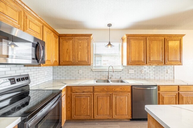 Building Photo - 706 Indian Blanket