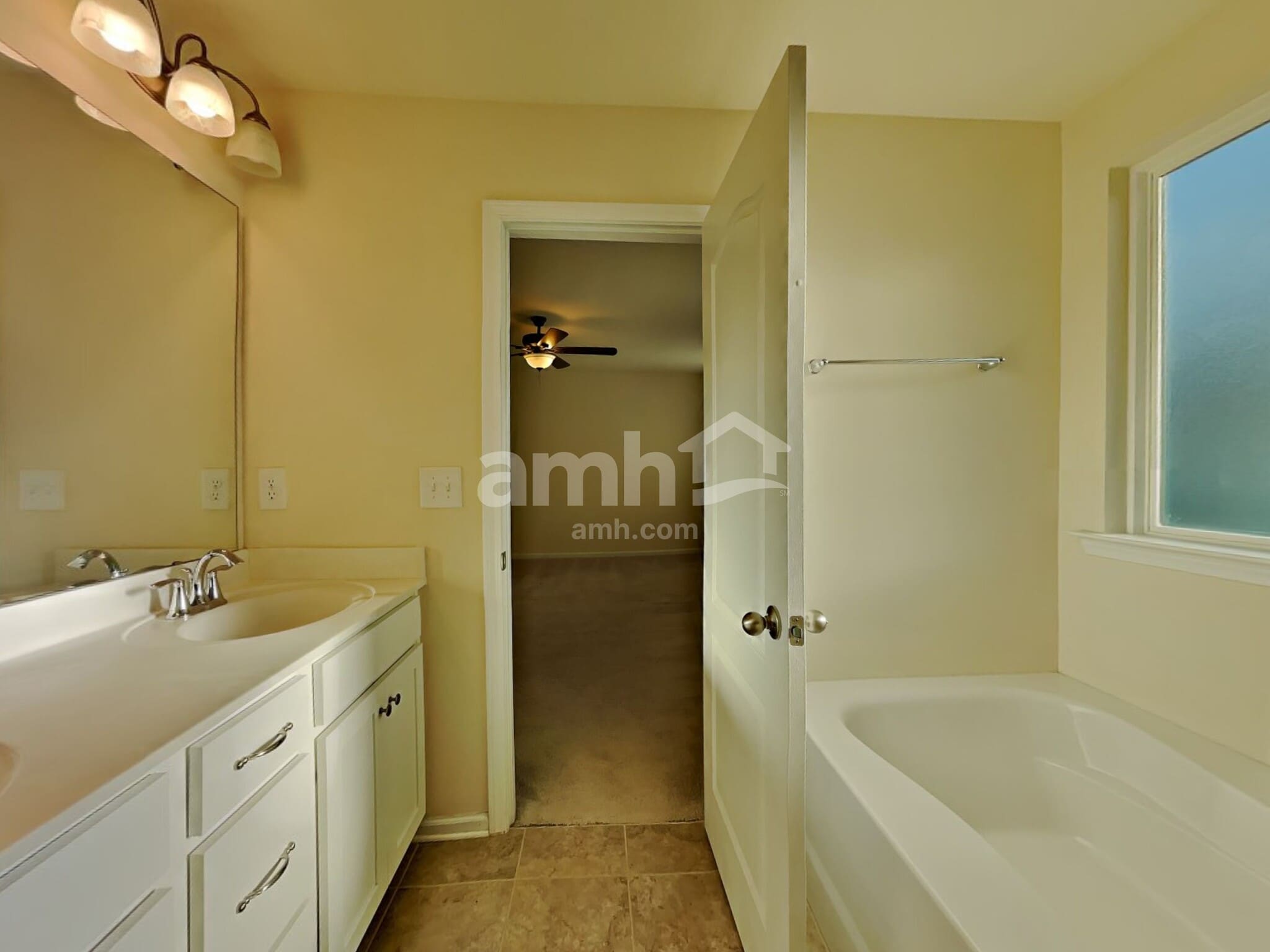 Building Photo - 154 Eden Ave