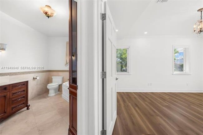 Building Photo - 3411 SW 27th St