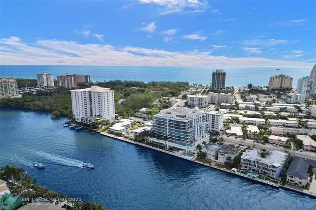 Building Photo - 715 Bayshore Dr