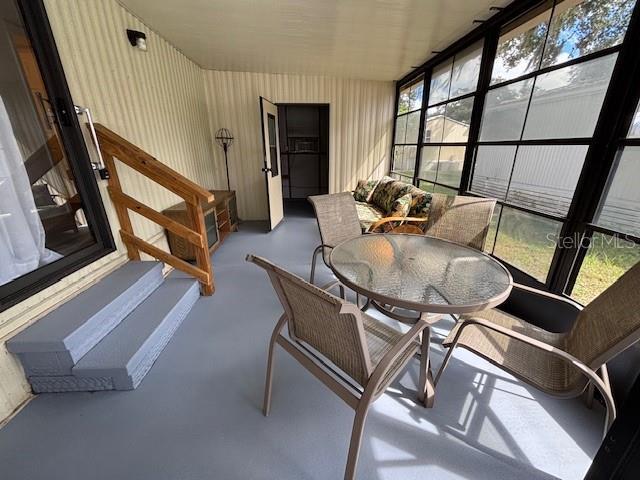 Building Photo - 605 Sunnyside Dr