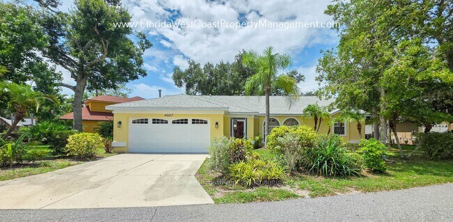 Building Photo - IMPRESSIVE 3 BEDROOM/2 BATH SARASOTA HOME! SUPER LOCATION! PET FRIENDLY!