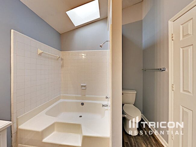 Building Photo - 7226 Amarillo Dr