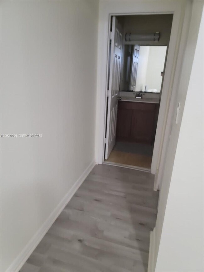 Building Photo - 10870 NW 88th Terrace