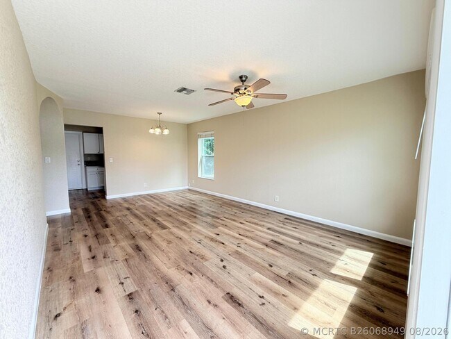 Building Photo - 8748 Sunset Dr
