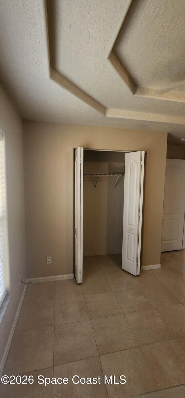 Building Photo - 3800 Sunbeam Ct