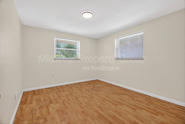 Building Photo - 2047 Goodale Ave