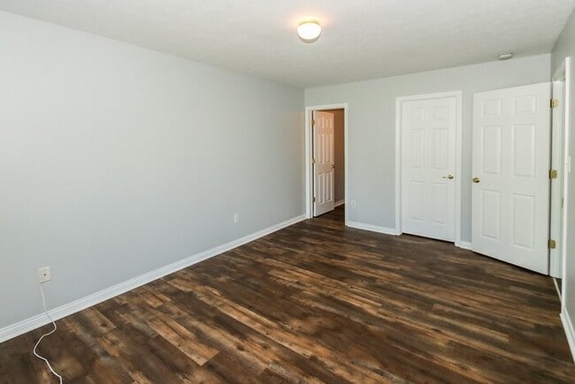 Building Photo - 3 Bedroom in Warren Township
