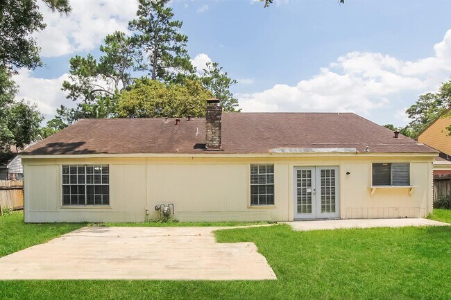 Building Photo - 2703 Wood River Rd