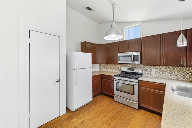 Building Photo - 8909 Romayne Ln
