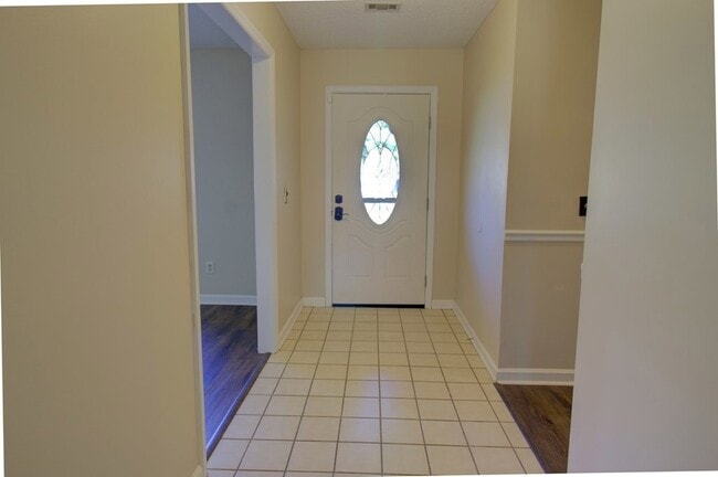 Building Photo - 809 Barrington Dr