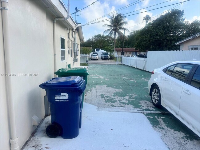 Building Photo - 1261 NE 209th Terrace