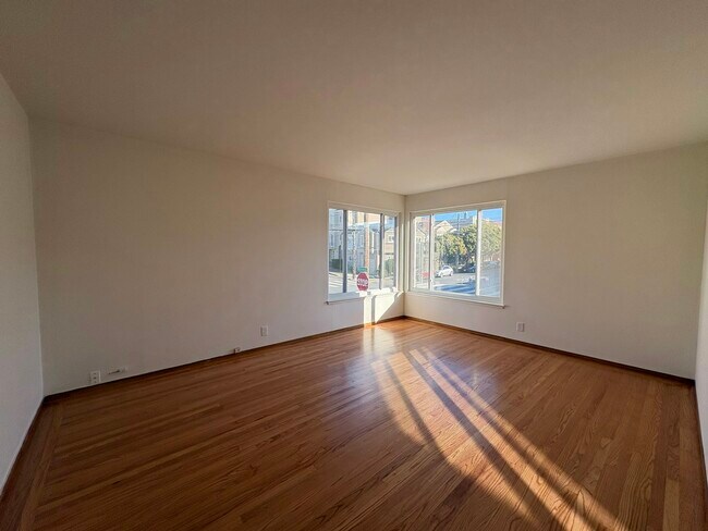 Building Photo - 2901 Cabrillo St