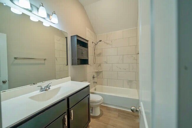 Building Photo - 31231 Balsam Hawk Ln