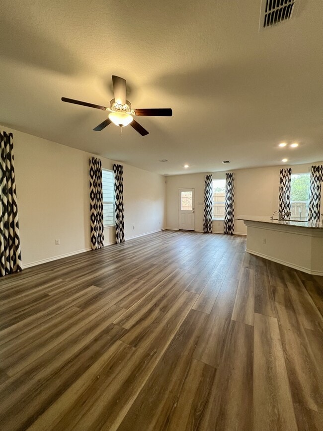 Building Photo - 14839 Vance Jackson Rd