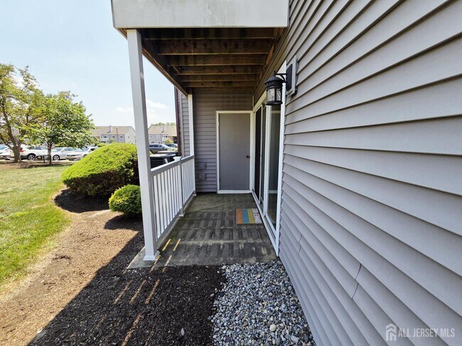 Building Photo - 8113 Tamarron Dr