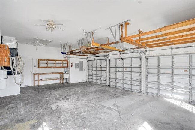 Building Photo - 16153 72nd Rd N