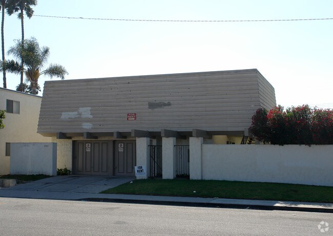 Building Photo - Casa de Ocho